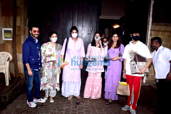 Photos: Shanaya Kapoor, Khushi Kapoor and others snapped at Anil Kapoor’s residence for Rakshabandhan 2021 Photos: Shanaya Kapoor, Khushi Kapoor and others snapped at Anil Kapoor’s residence for Rakshabandhan 2021