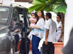 Photos: Shilpa Shetty snapped with her daughter in juhu
