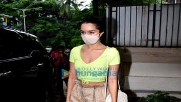 Photos: Shraddha Kapoor snapped at a salon in Juhu