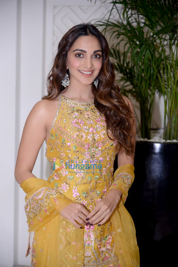 photos sidharth malhotra and kiara advani snapped during shershaah promotions in new delhi 5