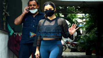 Photos: Sophie Choudry snapped at the gym in Bandra