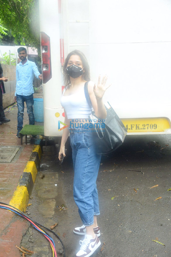 photos tamannaah bhatia snapped on location in khar 2