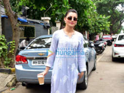 Photos: Urvashi Rautela snapped in Juhu