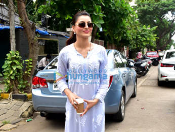 Photos: Urvashi Rautela snapped in Juhu