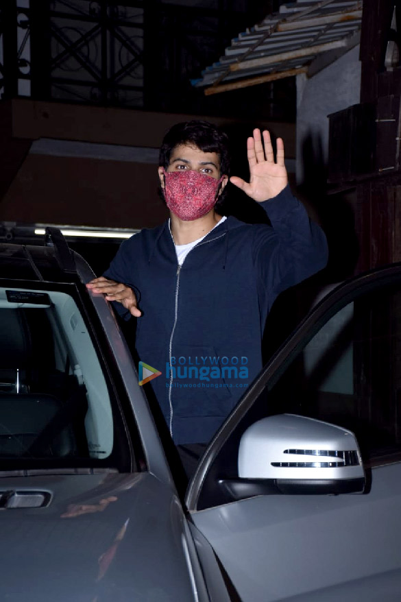 photos varun dhawan snapped at a gym in juhu 2 2
