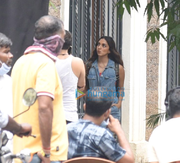 photos vicky kaushal and kiara advani snapped at shoot location 2