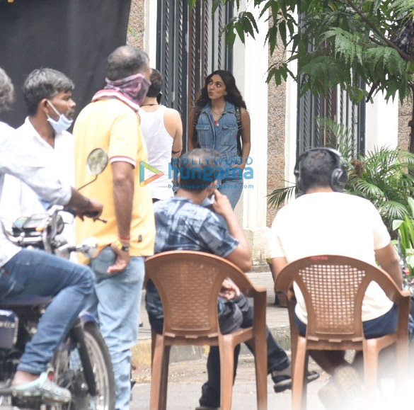photos vicky kaushal and kiara advani snapped at shoot location 4