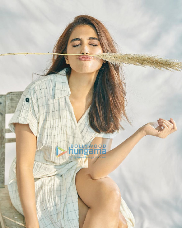 pooja hegde2 5