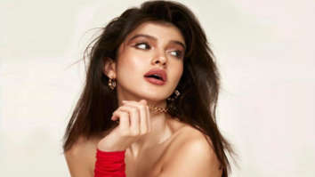 Shanaya Kapoor raises oomph in red off shoulder top shares pictures with K3G famous dialogues