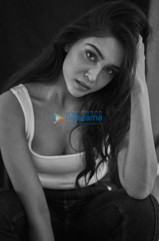 Celebrity Photo Of Sharvari Wagh