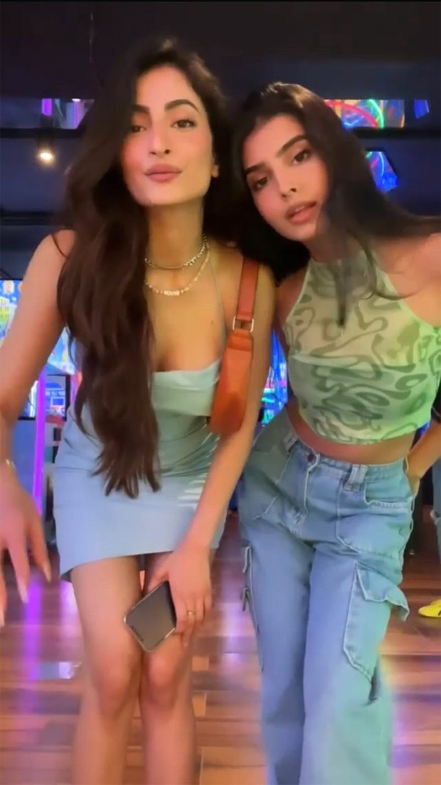 Shweta Tiwari's daughter Palak Tiwari stuns in ice blue satin backless mini dress, watch video Shweta Tiwari's daughter Palak Tiwari stuns in ice blue satin backless mini dress, watch video