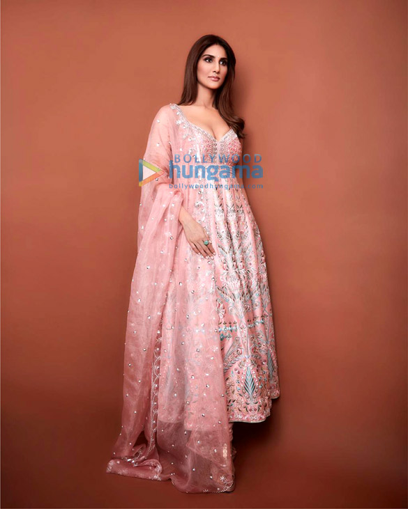 vaani kapoor 6 5