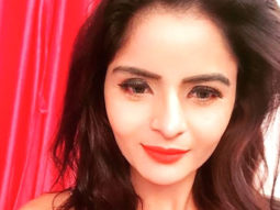 Actor Gehana Vasisth goes nude on Instagram live; asks if her activity can be categorized as porn