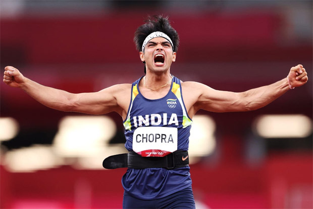 Neeraj Chopra makes history with gold medal win at Tokyo Olympics; Akshay Kumar, John Abraham, Anil Kapoor celebrate his exemplary performance