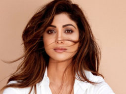 “Be strong enough to make and defend positive change in your life!” says Shilpa Shetty as she boosts fans through an inspirational yoga video