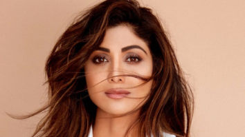 “Be strong enough to make and defend positive change in your life!” says Shilpa Shetty as she boosts fans through an inspirational yoga video