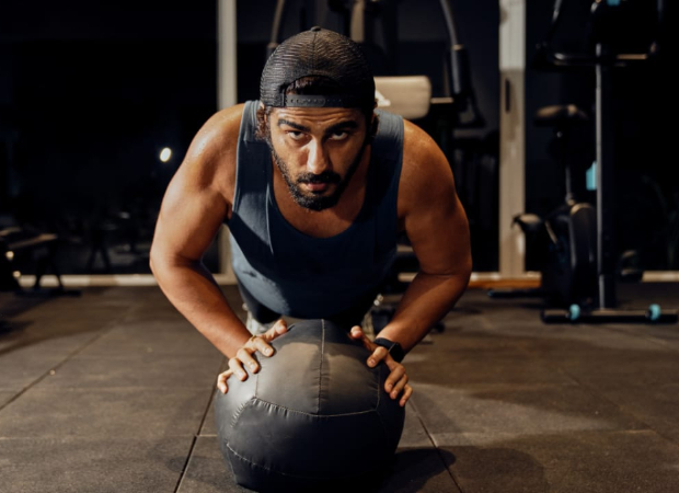 Arjun Kapoor to reveal how he transformed physically through social media chat sessions! 