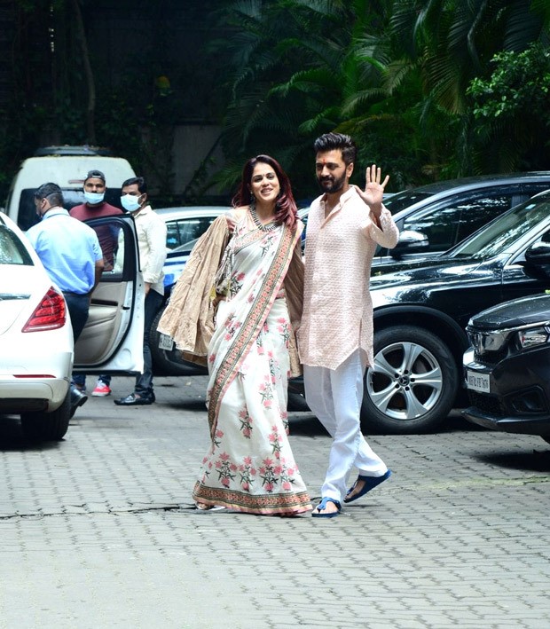 Genelia and Riteish Deshmukh give major couple style goals as they step out for Ganpati celebrations Genelia and Riteish Deshmukh give major couple style goals as they step out for Ganpati celebrations