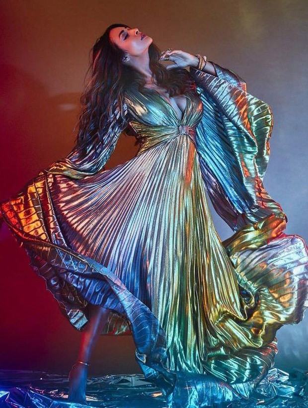 Malaika Arora sizzles in a pleated metallic dress Malaika Arora sizzles in a pleated metallic dress
