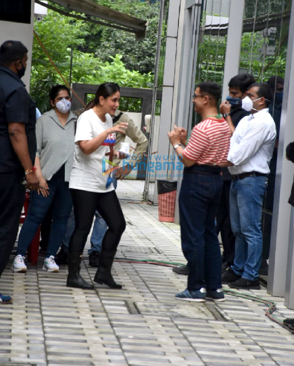 photos aamir khan and kareena kapoor khan spotted on the sets of laal singh chaddha 5
