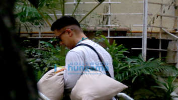 Photos: Aamir Khan snapped at Bandra