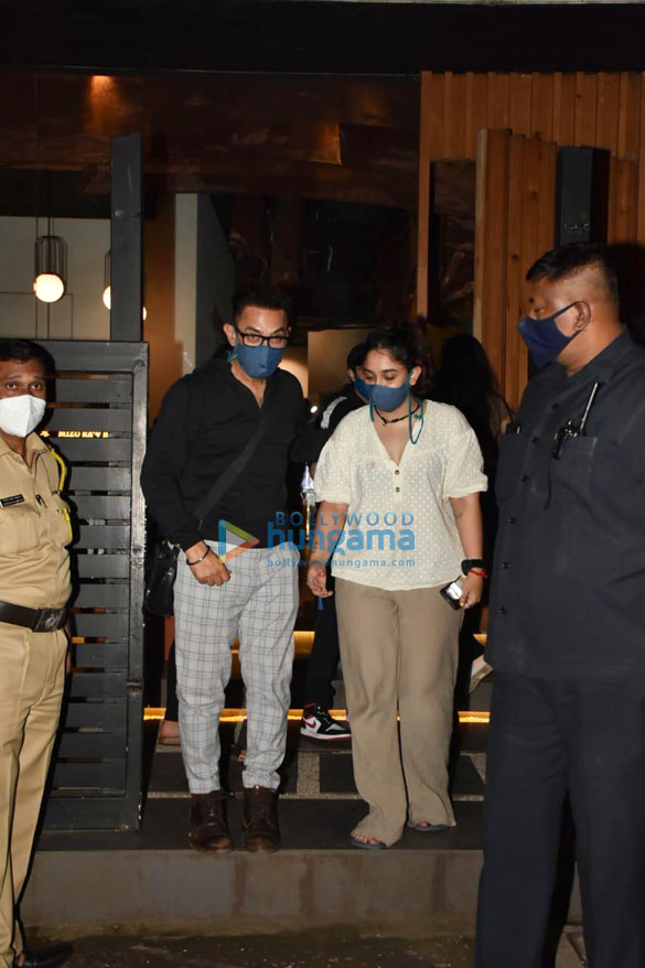 photos aamir khan snapped having dinner with his daughter at mizu in khar 1