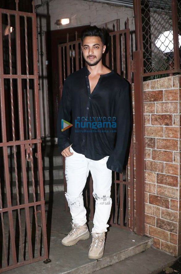 photos aayush sharma snapped at dubbing studio in bandra 3
