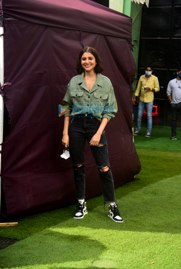 photos anushka sharma snapped during brand shoot in filmcity goregaon 1