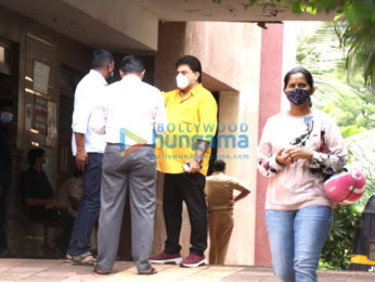 Photos: Ashoke Pandit, Asim Riaz and Hindustani Bhau snapped at Cooper Hospital