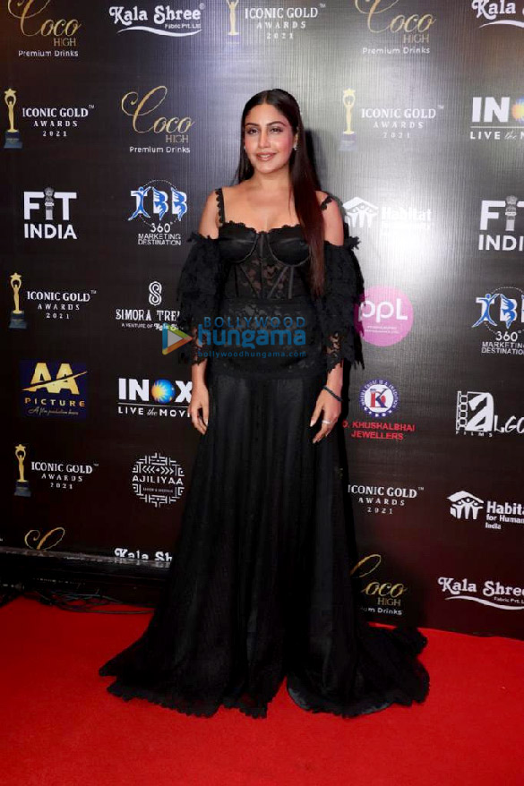 photos celebs snapped attending the iconic gold awards 5