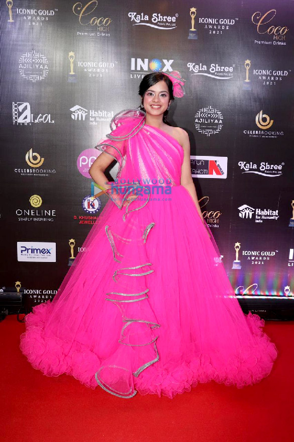 photos celebs snapped attending the iconic gold awards 8