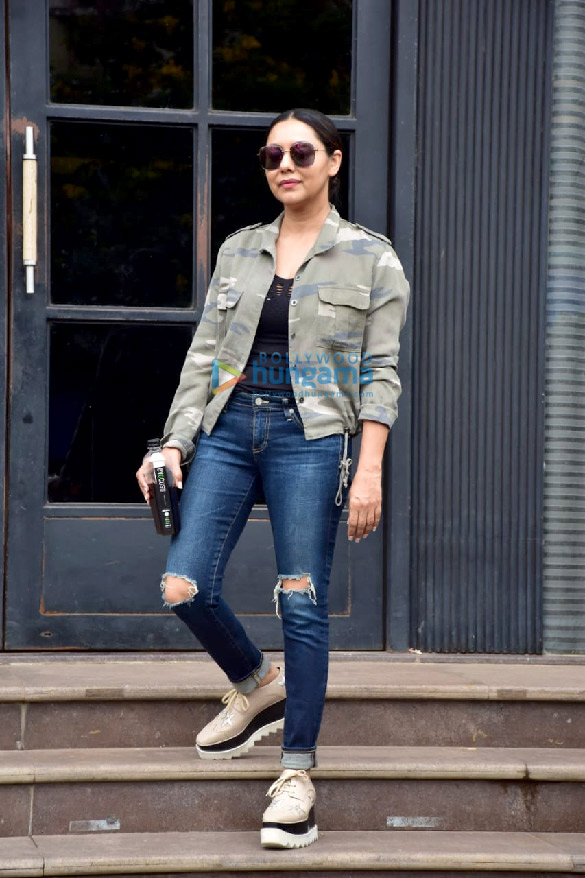 photos gauri khan spotted in juhu 2
