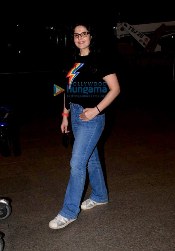 photos hrithik roshan zareen khan and sophie choudry snapped at the airport 2