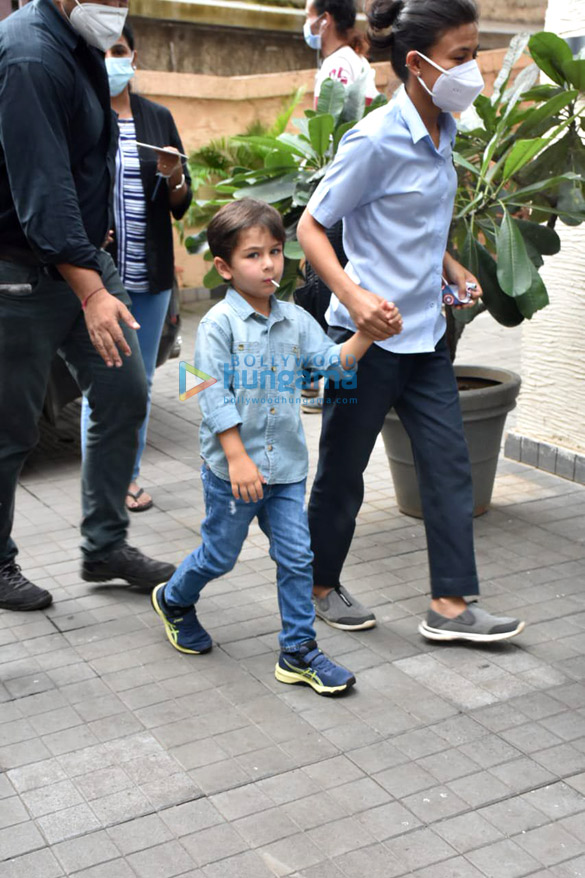 photos ibrahim ali khan taimur ali khan and neha dhupia with her daughter snapped at soha ali khans house for inaayas birthday 4