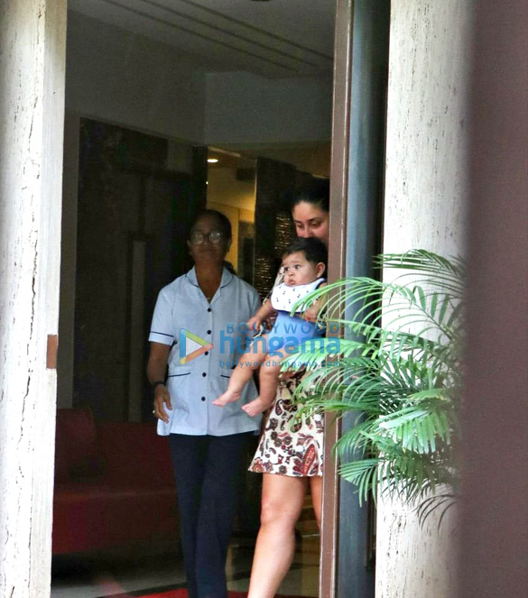 photos kareena kapoor khan spotted in bandra 2 25