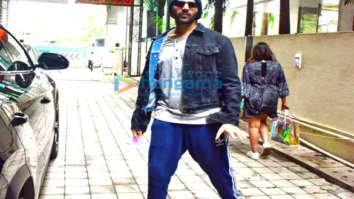 Photos: Kartik Aaryan snapped in Andheri