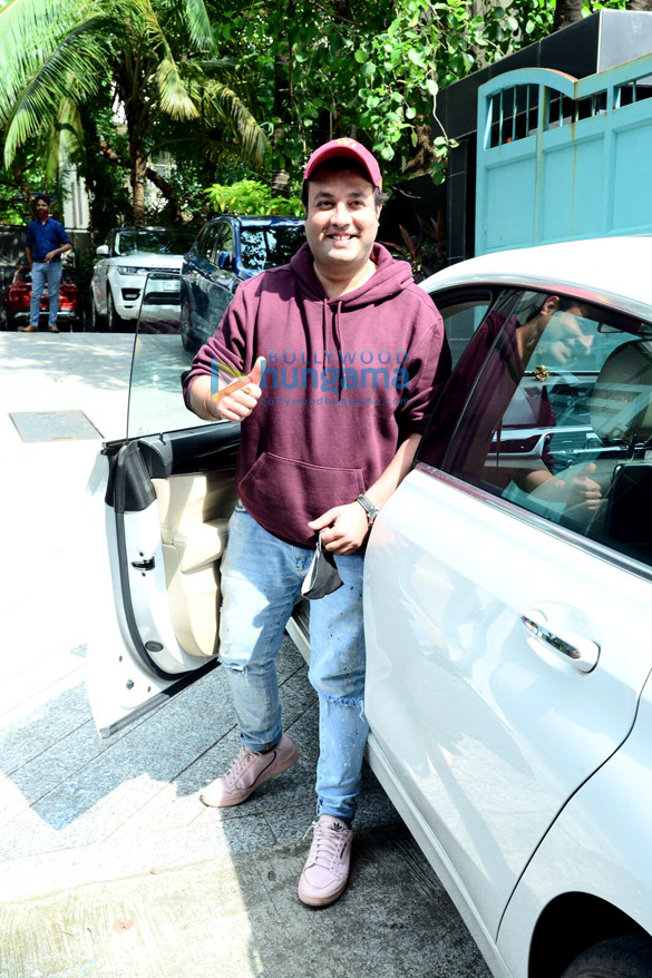 photos kiara advani and varun sharma snapped at the maddock films office in santacruz 2