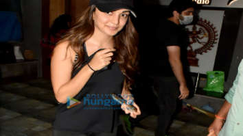 Photos: Kiara Advani spotted during dance rehearsal in Bandra