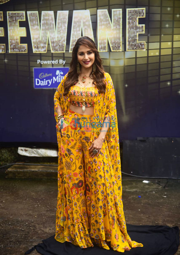 Photos: Madhuri Dixit, Shweta Tiwari and Bharti Singh snapped on the sets of Dance Deewane Photos: Madhuri Dixit, Shweta Tiwari and Bharti Singh snapped on the sets of Dance Deewane