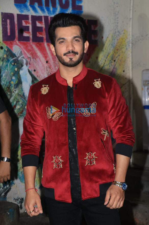photos madhuri dixit shweta tiwari and bharti singh snapped on the sets of dance deewane 7