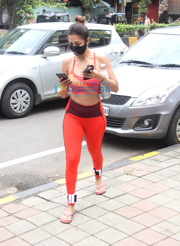 photos malaika arora spotted outside diva yoga in bandra 2