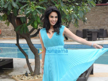 Photos: Mallika Sherawat and Esha Gupta snapped promoting Nakaab