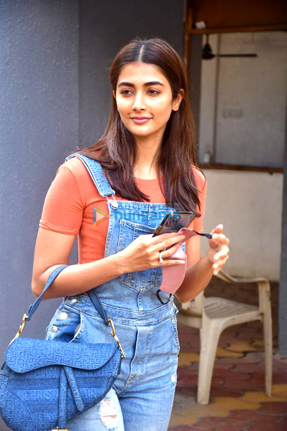 photos pooja hegde spotted at dubbing studio 2