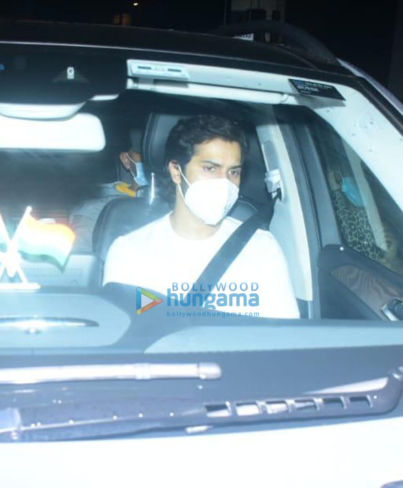 photos rajkummar rao patralekha arti singh and others snapped at sidharth shuklas residence 025874 1 2