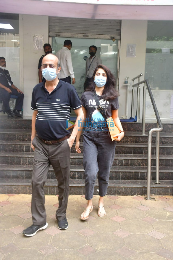 Photos: Rhea Chakraborty and her father spotted at HDFC Bank in Bandra