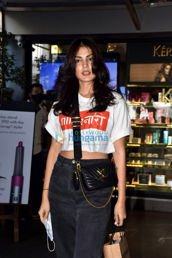 photos rhea chakraborty snapped at a salon in juhu 2 3