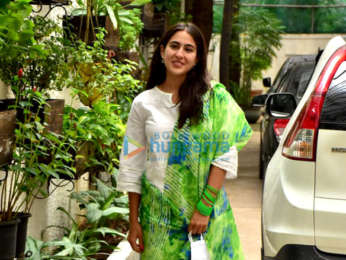 Photos: Sara Ali Khan snapped in Juhu