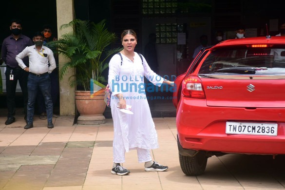 photos shehnaaz gill and others at sidharth shuklas last rites 5 2