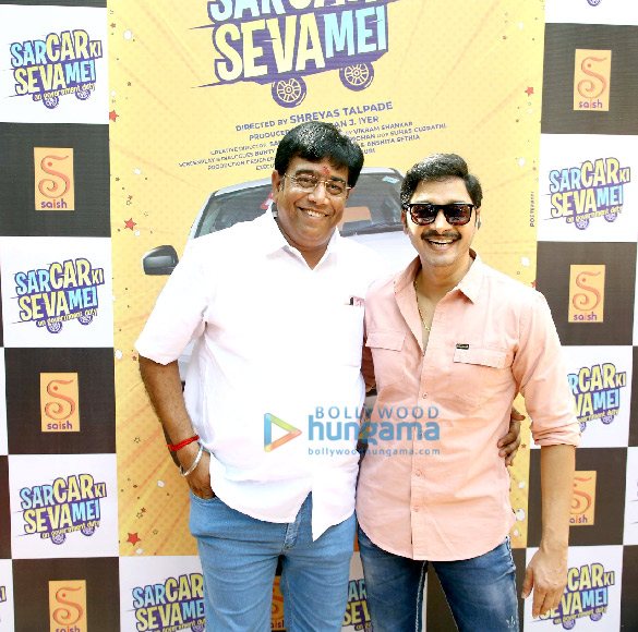 photos shreyas talpade snapped with the team of his film sarcar ki seva mei 2