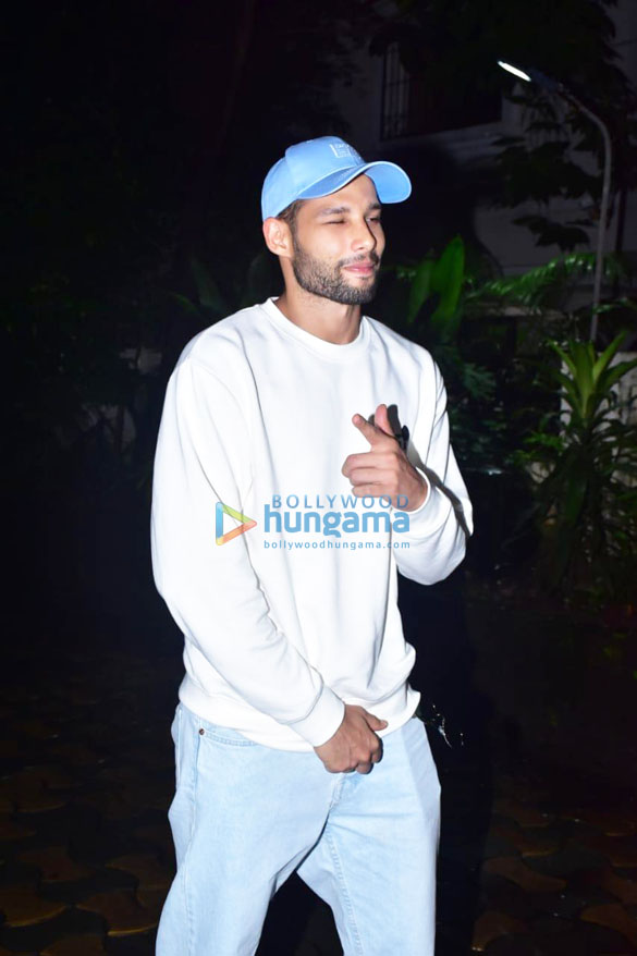 photos siddhant chaturvedi snapped at murad khetanis house in juhu 5